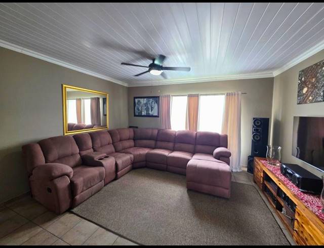 3 BEDROOM TOWNHOUSE FOR SALE IN BIRCHLEIGH